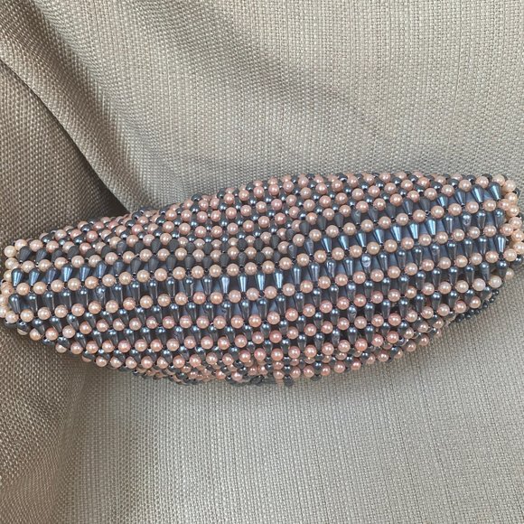 Pearl Embroidered vintage purse - Picture 4 of 8